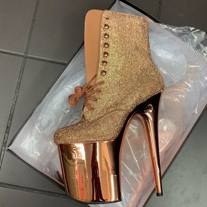 8” Rhinestone Covered Flamingo 1020